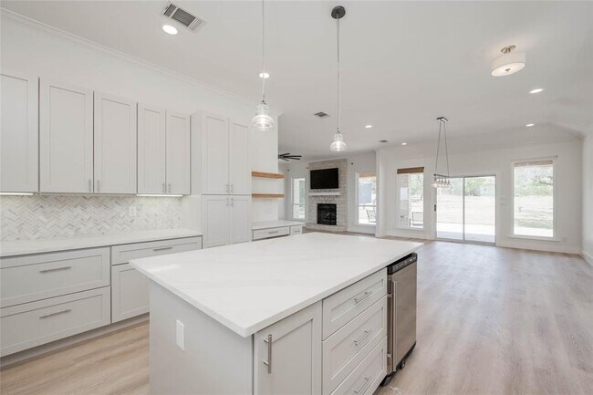 Building Photo - 3850 Bell Springs Rd