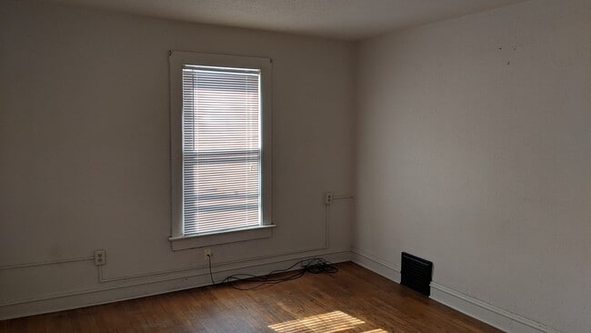 Building Photo - 3 bedroom home in Iowa City's Northside Neighborhood