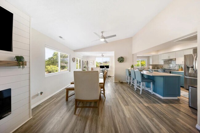 Building Photo - Spacious 6 Bedroom Home in La Verkin!