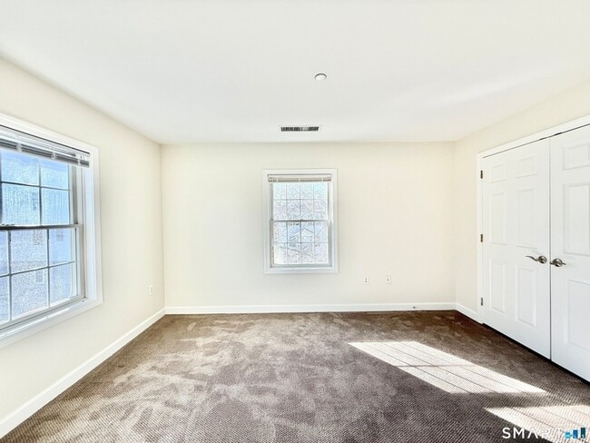 Building Photo - 37 Fairfield Ave