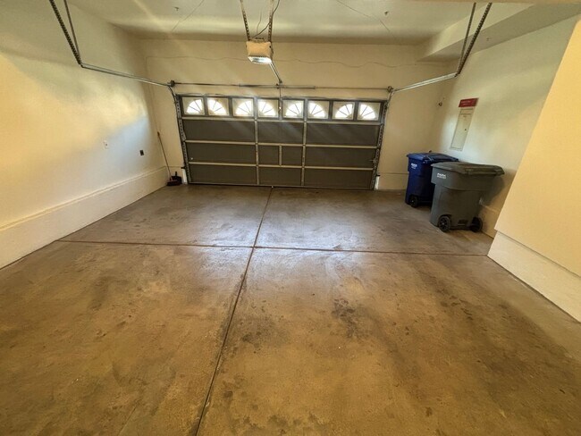 Building Photo - Very clean and upgraded 4 bedroom home in Buena Park