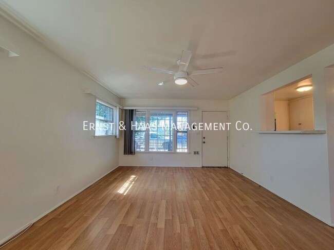 Building Photo - Lovely Front Duplex Unit in Prime Long Beach!