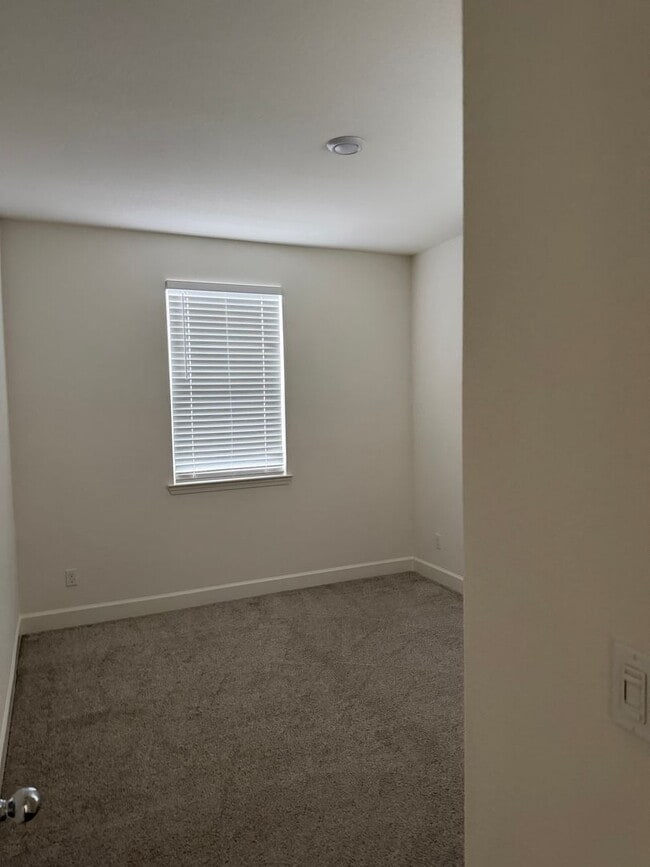 Building Photo - Spacious 4 Bedroom Home in Rocklin – 2,088 Sq Ft