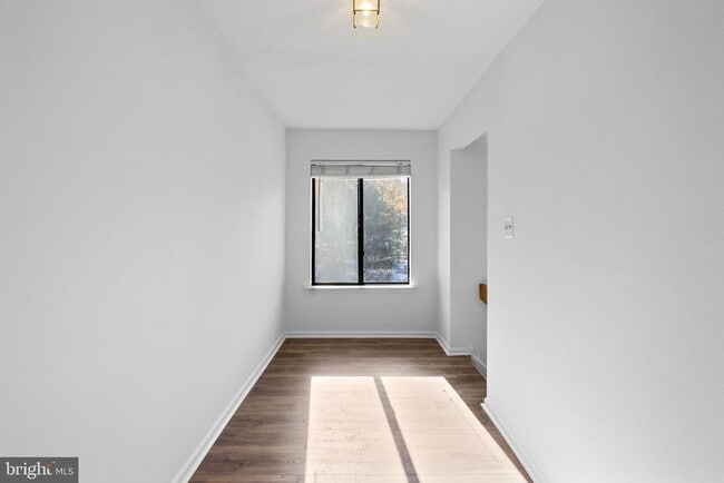 Building Photo - 707 Mountainview Dr