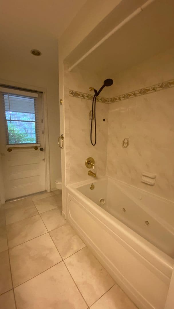 Building Photo - Private Siesta Key Retreat Minutes from World-Famous Beach