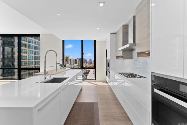 Building Photo - 2604 Fifth Ave