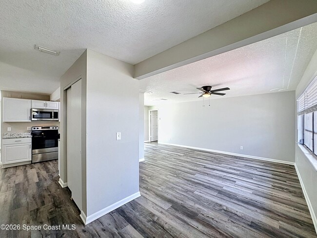 Building Photo - 1525 Polaris St