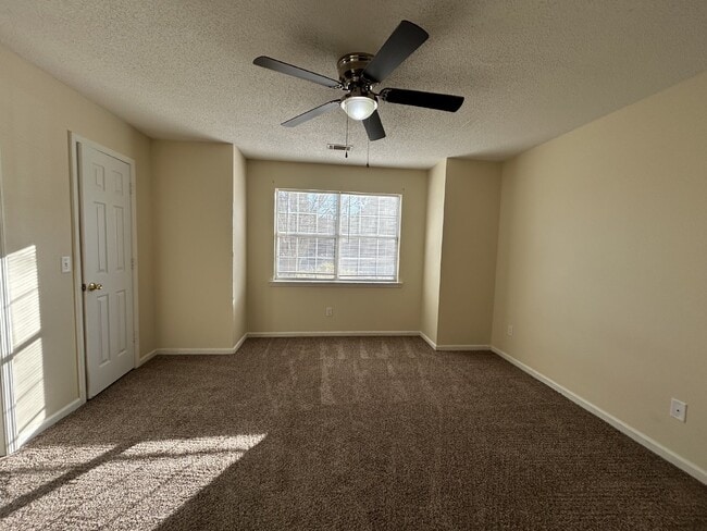 Building Photo - Home For Rent