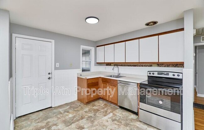 Building Photo - 10128 Ashbrook Dr