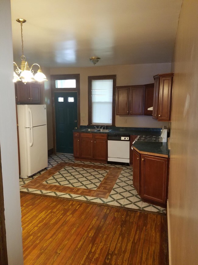 nice room kitchen with appliances - 1837 Zarker St