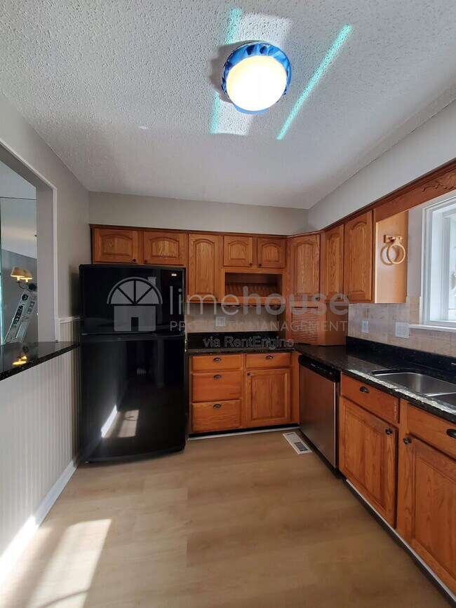 Building Photo - 1944 E Ocean View Ave