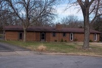 Building Photo - 1610 Wilson Cir