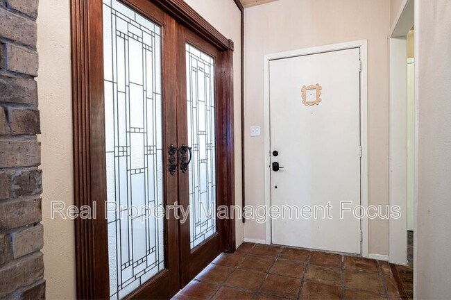 Building Photo - 2029 Whippoorwill Ln