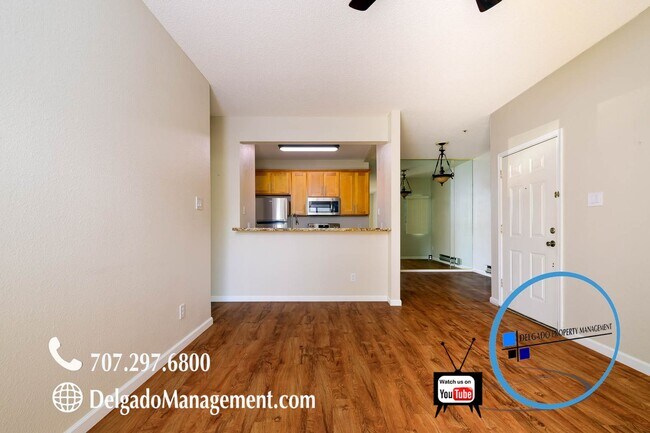 Building Photo - Glen Cove downstairs condo!