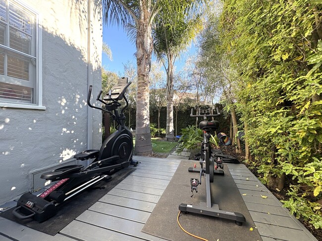 Building Photo - Stunning Home with Loft-Style ADU & Outdoor Amenities