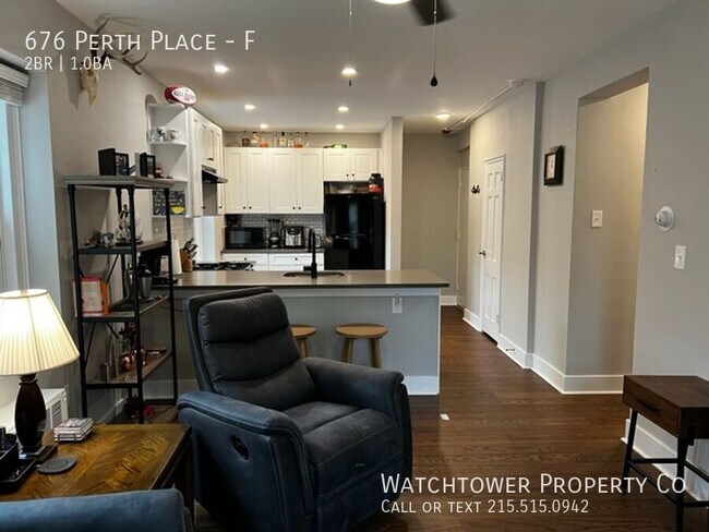 Building Photo - 676 Perth Pl
