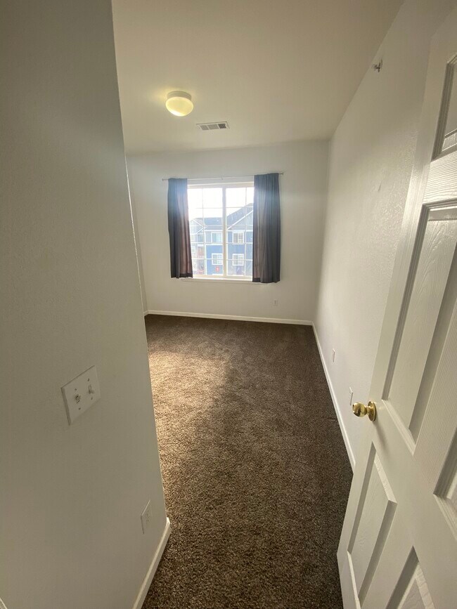 Building Photo - 4451 S Ammons St