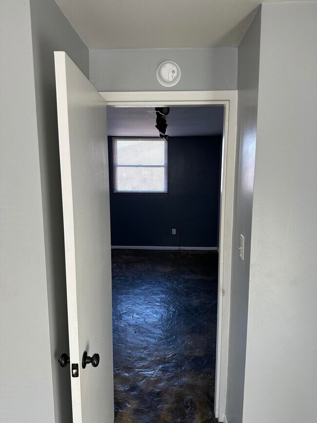 Building Photo - 703 Wilkinson Blvd