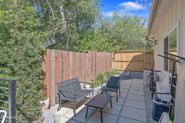 Building Photo - 313 Raymond St