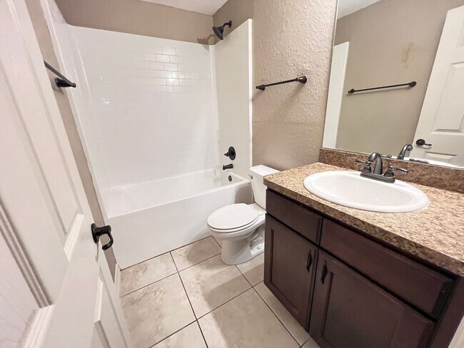 Building Photo - 3 BD/2BA Home in Beautiful Summerfield!!!