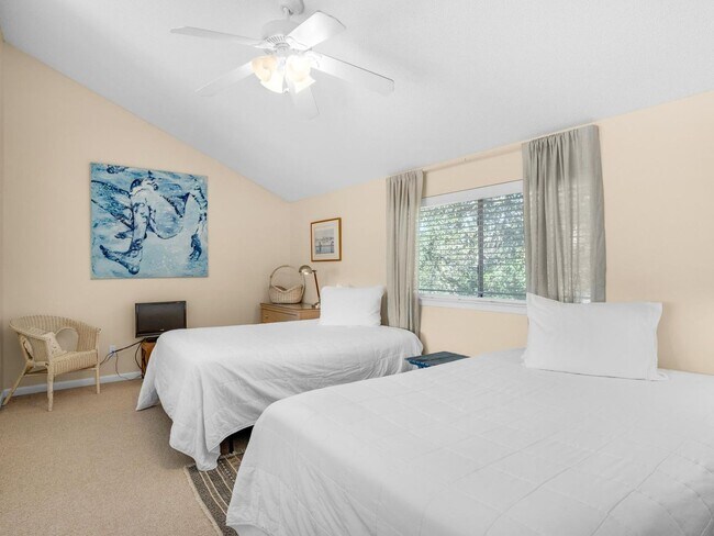 Building Photo - 3BR/3BA Fully Furnished Beach Cottage at H...