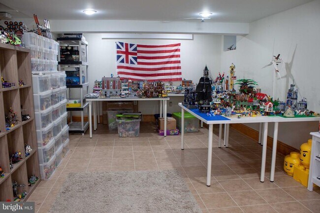 Building Photo - 901 Academy Ln