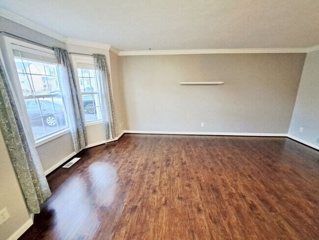 Building Photo - 417 Debbi Ct