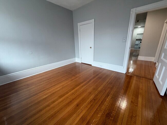 Building Photo - 11 Park St