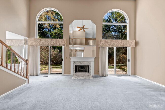 Building Photo - 800 E Saratoga Cir