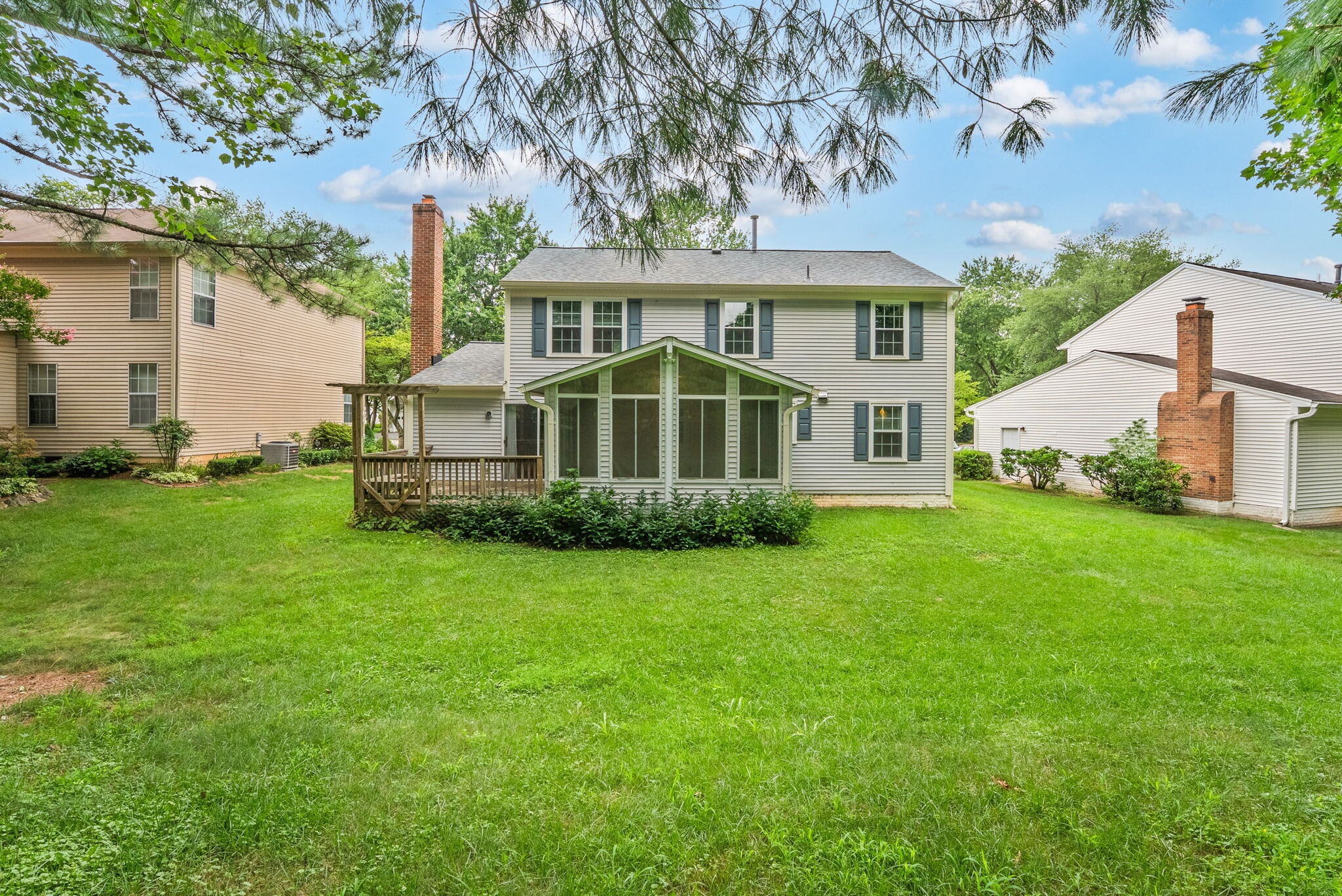 back view - 117 Bookham Ln