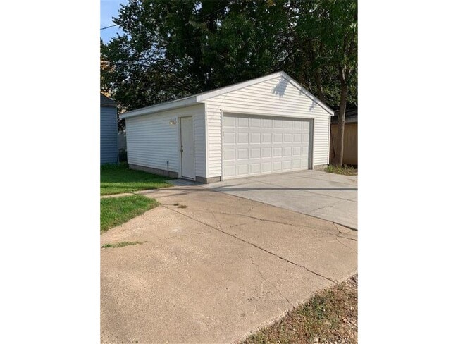 Building Photo - 522 View St