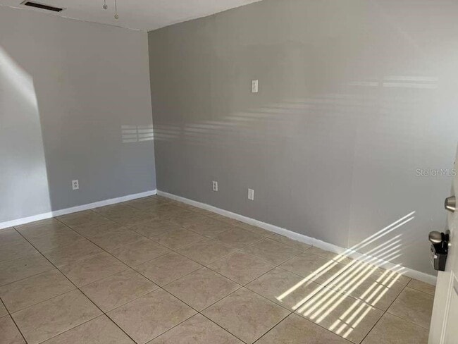 Building Photo - 5793 Oleander Dr