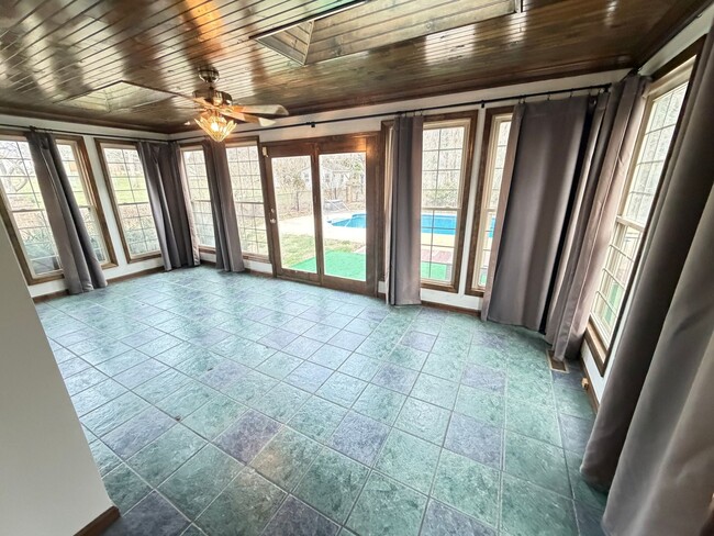 Building Photo - Inviting 3-Bedroom Brick Ranch Oasis in China Grove