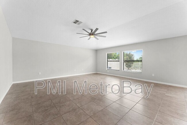 Building Photo - 9703 Sage Creek Dr