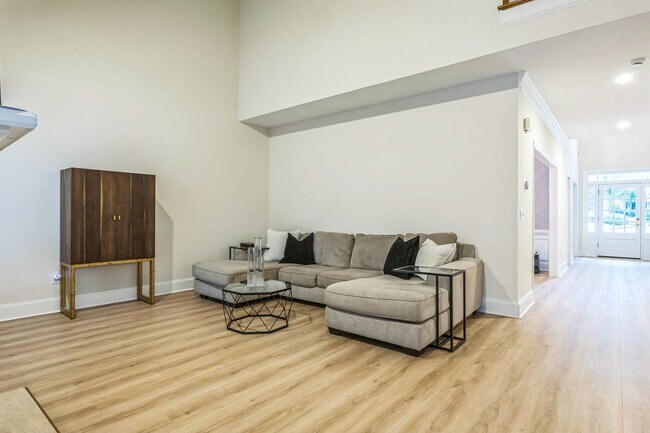 Building Photo - 4168 Gateswalk Dr SE