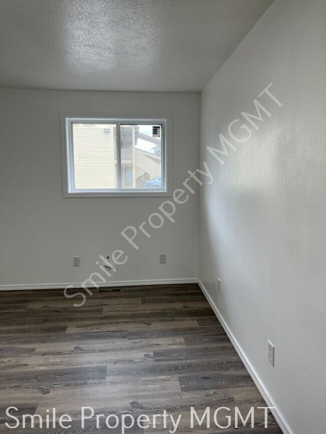 Building Photo - 3-bedroom One Level Single House in SE Por...
