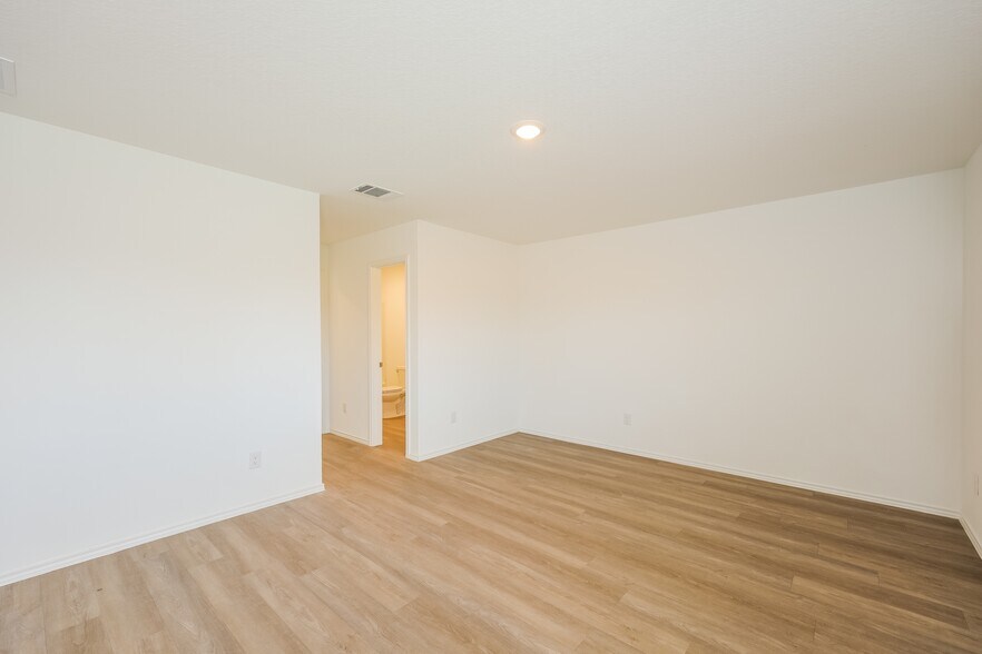 Building Photo - 14742 Southton Basin