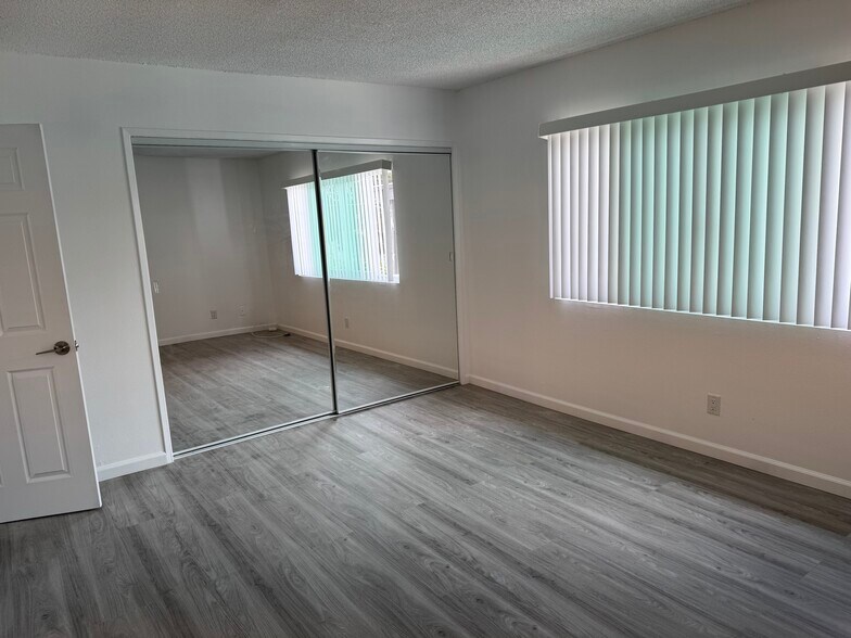 Primary Photo - 3618 Del Amo Blvd