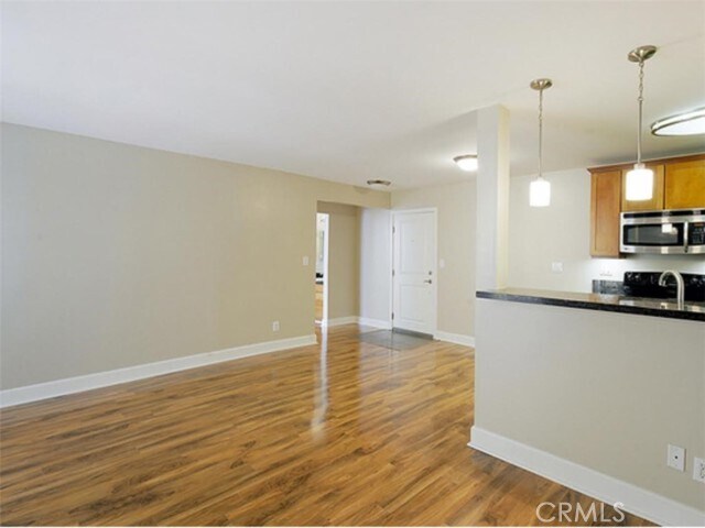 Building Photo - 10982 Roebling Ave