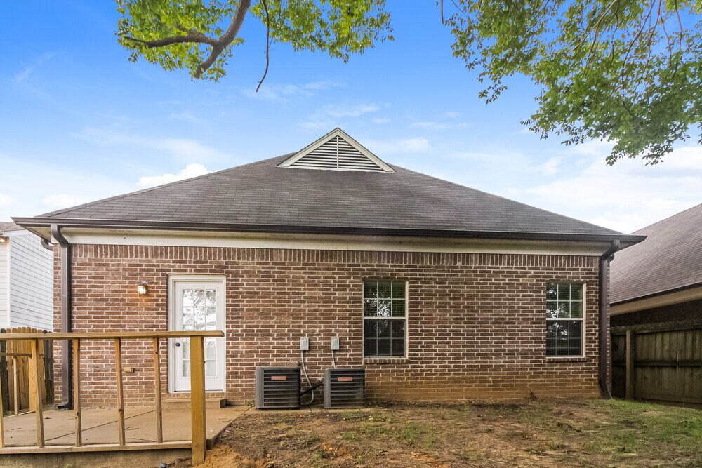 Building Photo - 7317 Green Ash Dr