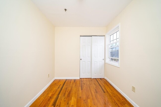 Building Photo - 524 4th St