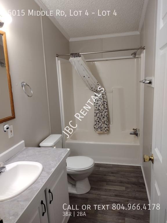 Building Photo - 5015 Middle Rd