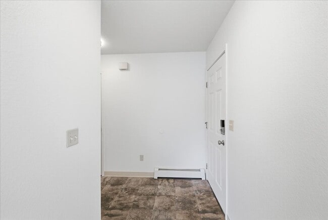 Building Photo - 900 N Wesglenn Cir