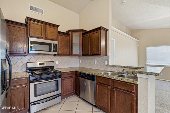 Building Photo - 732 Desert Sage Dr