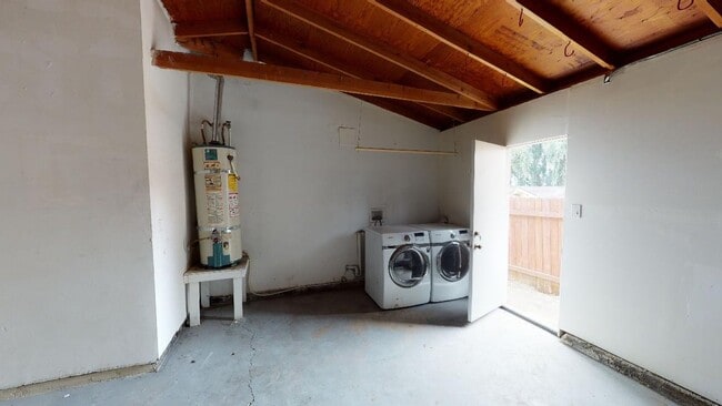 Building Photo - Coming Soon! Awesome 4/2 Single Story home in the heart of Loma Linda for Lease!