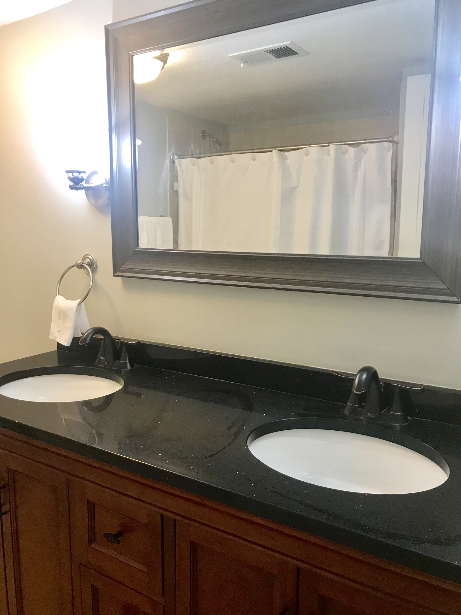Double vanity with lots of storage. - 4426 Jarboe St