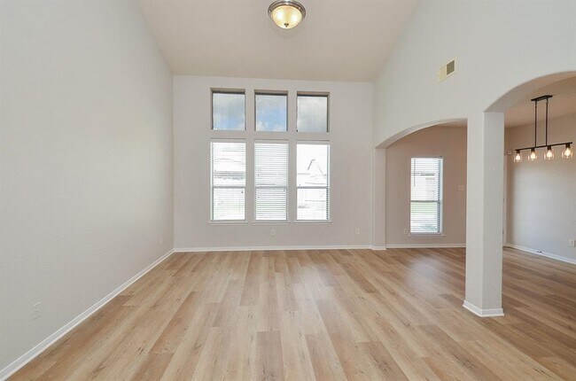 Building Photo - 15219 Bartlett Landing Dr