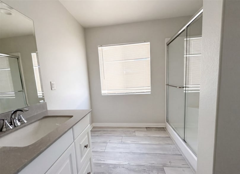 Building Photo - 26666 Dash Dr