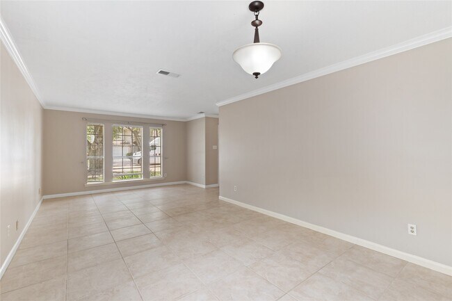 Building Photo - 11410 Meadowchase Dr