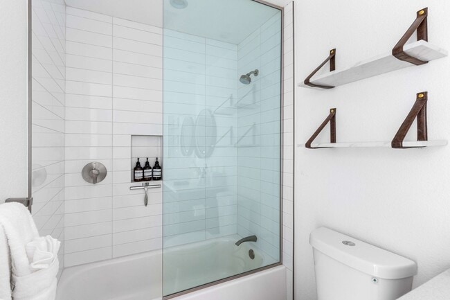 Building Photo - Luxury Oasis with Pool in Palm Springs (Monthly Only - No Long Term)